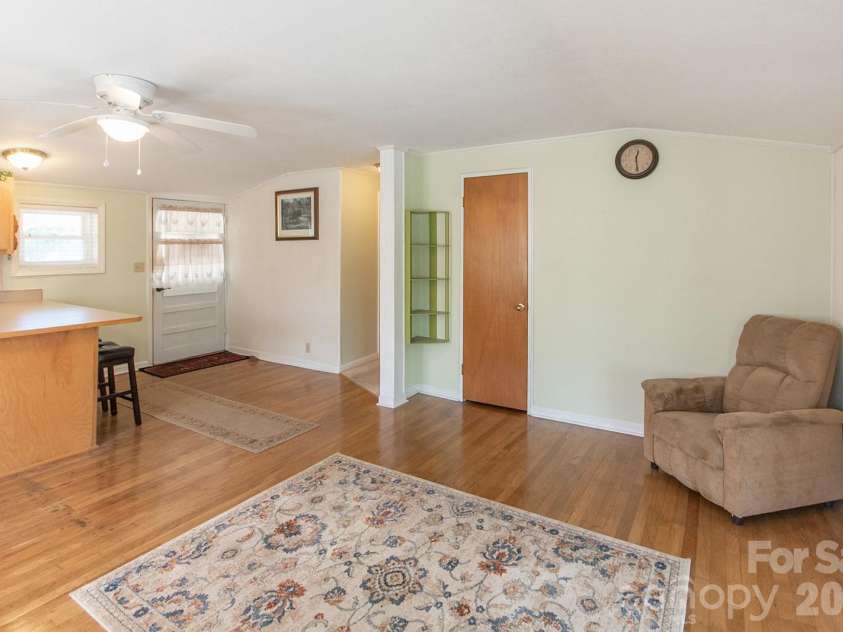 59 Front Street, Franklin, NC 28734.  MLS# CAR4371606, YatesRealty ID 13279. 