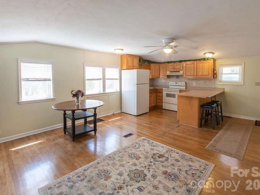 59 Front Street, Franklin, NC 28734.  MLS# CAR4371606, YatesRealty ID 13279. 