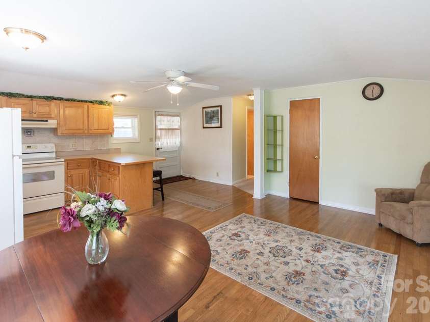59 Front Street, Franklin, NC 28734.  MLS# CAR4371606, YatesRealty ID 13279. 