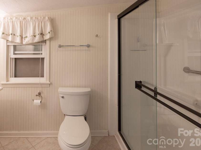 59 Front Street, Franklin, NC 28734.  MLS# CAR4371606, YatesRealty ID 13279. 