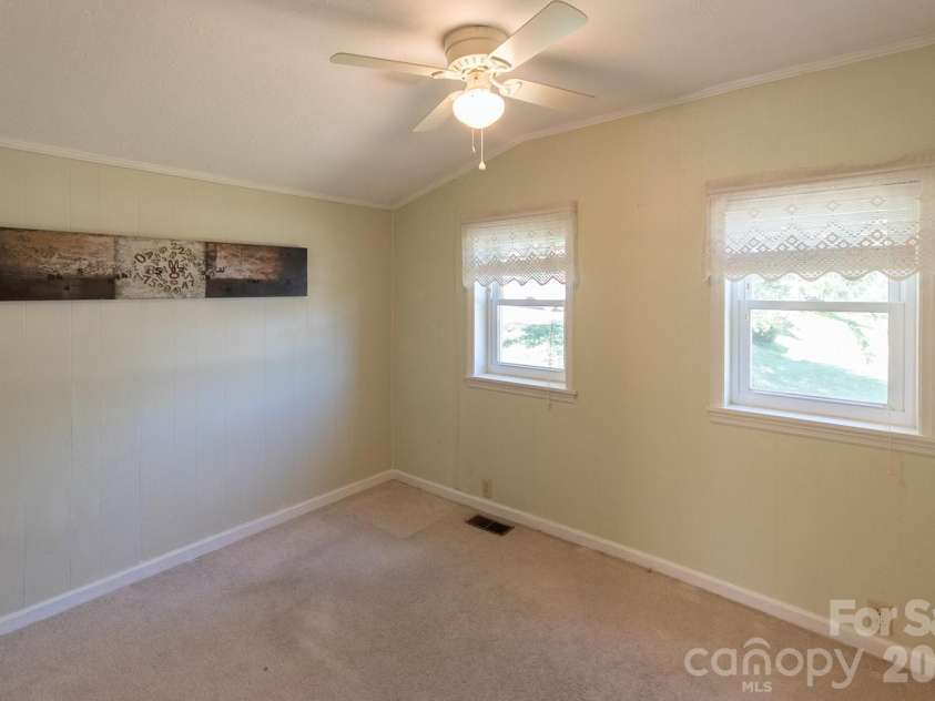 59 Front Street, Franklin, NC 28734.  MLS# CAR4371606, YatesRealty ID 13279. 