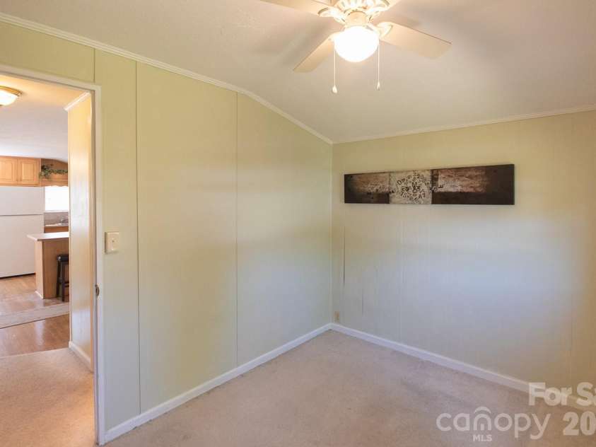 59 Front Street, Franklin, NC 28734.  MLS# CAR4371606, YatesRealty ID 13279. 