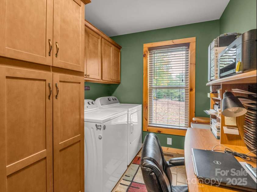 653 Moonlight Pass, Union Mills, NC 28167.  MLS# CAR4317464, YatesRealty ID 13280. Laundry room