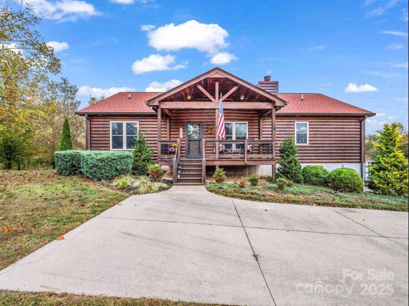 653 Moonlight Pass, Union Mills, NC 28167.  MLS# CAR4317464, YatesRealty ID 13280. Welcome home!