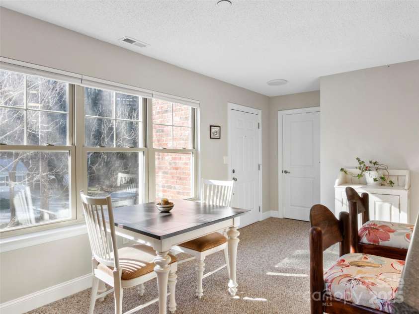 252 Wash Creek Drive, Hendersonville, NC 28739.  MLS# CAR4213185, YatesRealty ID 13281. 