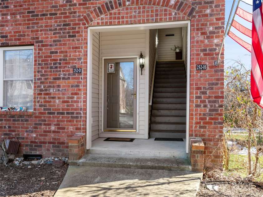 252 Wash Creek Drive, Hendersonville, NC 28739.  MLS# CAR4213185, YatesRealty ID 13281. 