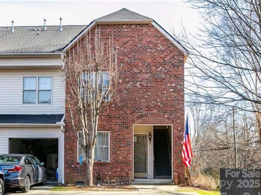 252 Wash Creek Drive, Hendersonville, NC 28739.  MLS# CAR4213185, YatesRealty ID 13281. Upstairs Unit