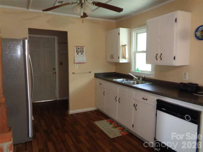 529 Harmon Street, Forest City, NC 28043.  MLS# CAR4353994, YatesRealty ID 13281. Kitchen