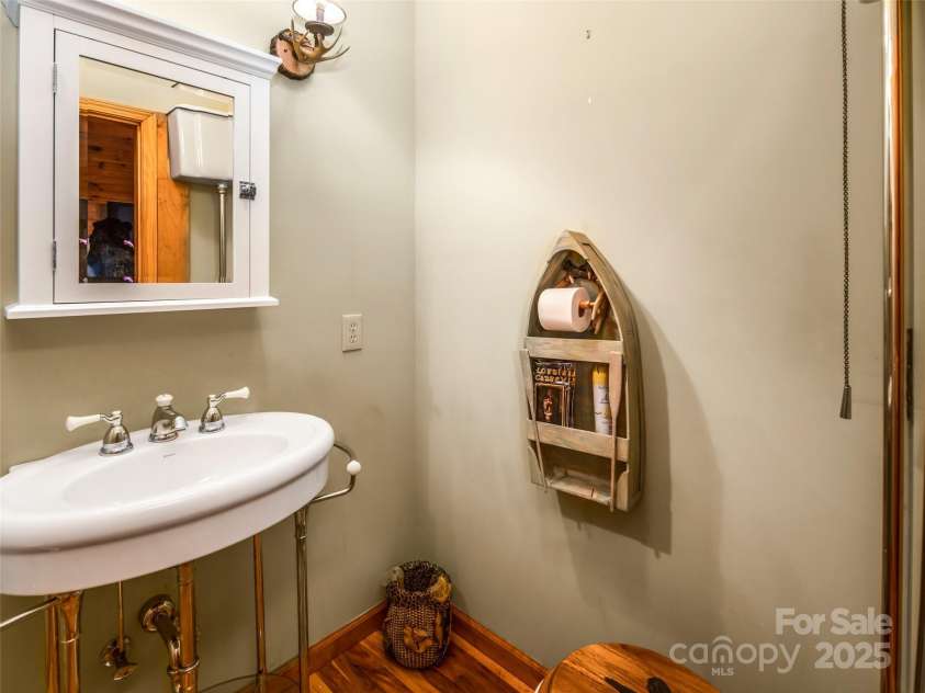 35 Falcon Crest Loop, Maggie Valley, NC 28751.  MLS# CAR4237767, YatesRealty ID 13282. 