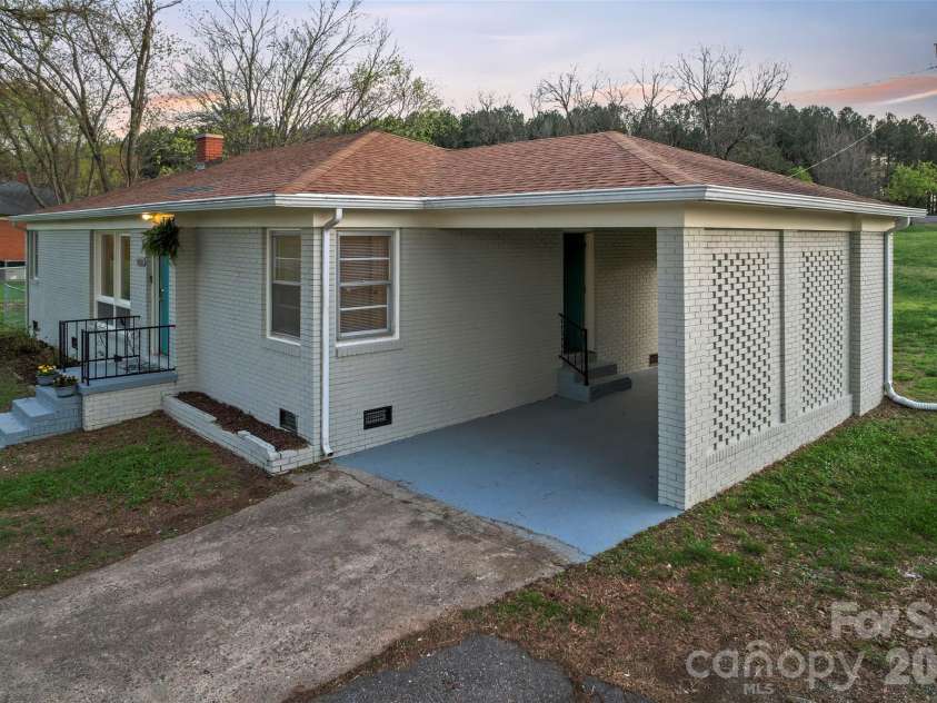 4432 Highway 27 Highway, Iron Station, NC 28080.  MLS# CAR4356277, YatesRealty ID 13282. 