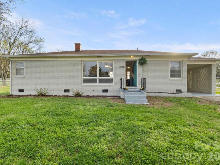 4432 Highway 27 Highway, Iron Station, NC 28080.  MLS# CAR4356277, YatesRealty ID 13282. 