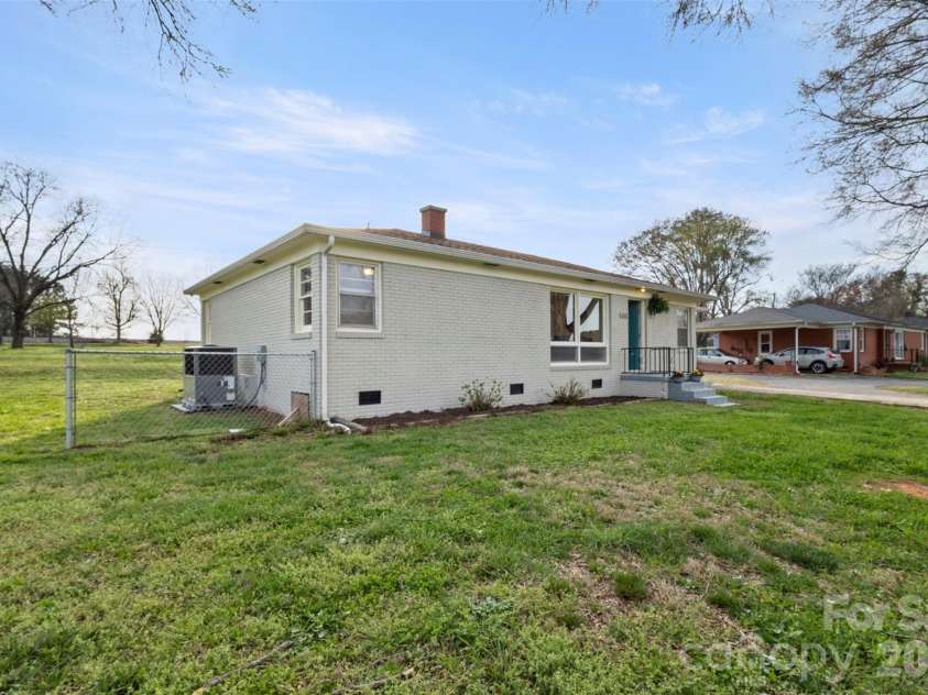 4432 Highway 27 Highway, Iron Station, NC 28080.  MLS# CAR4356277, YatesRealty ID 13282. 