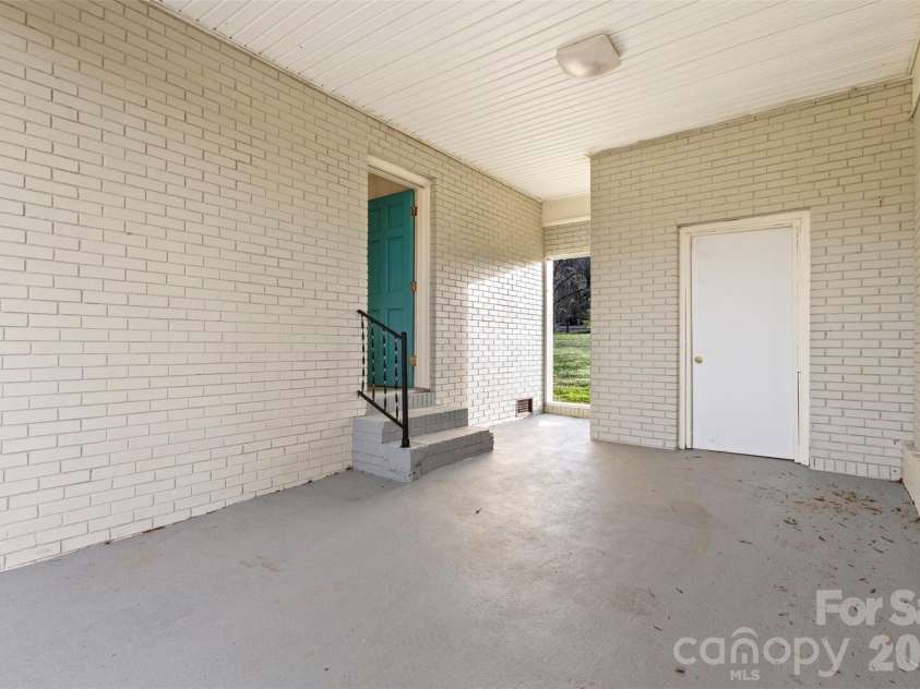 4432 Highway 27 Highway, Iron Station, NC 28080.  MLS# CAR4356277, YatesRealty ID 13282. 