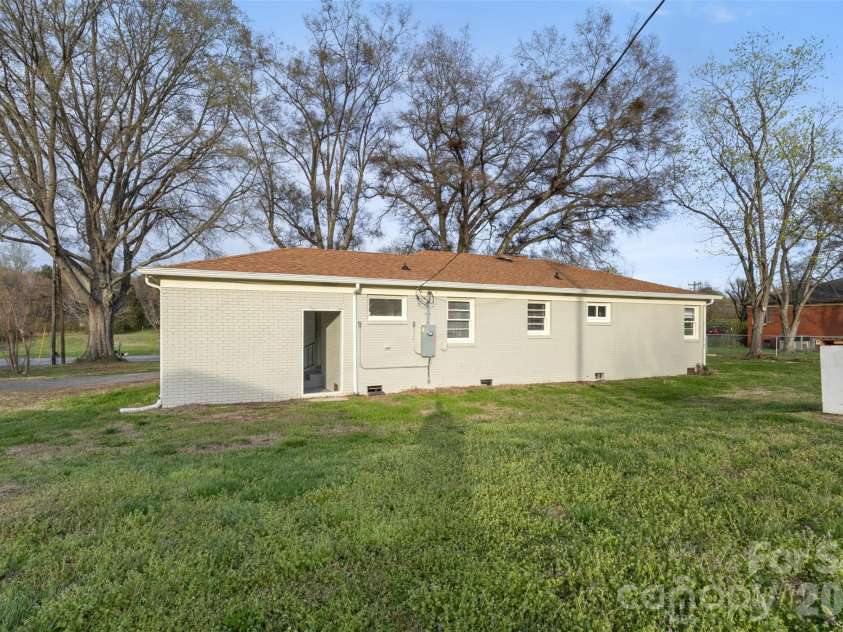 4432 Highway 27 Highway, Iron Station, NC 28080.  MLS# CAR4356277, YatesRealty ID 13282. 