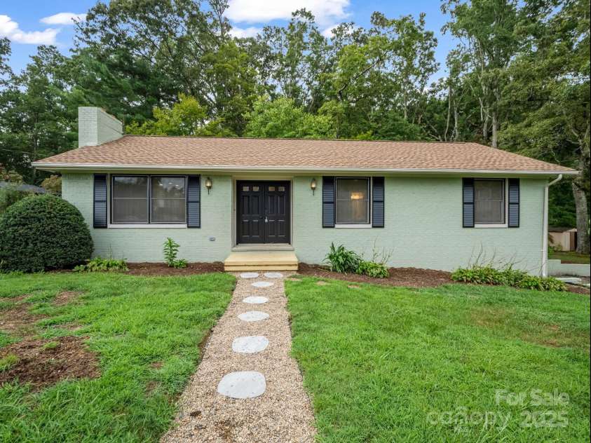 30 Patti Drive, Fletcher, NC 28732.  MLS# CAR4296193, YatesRealty ID 13283. 
