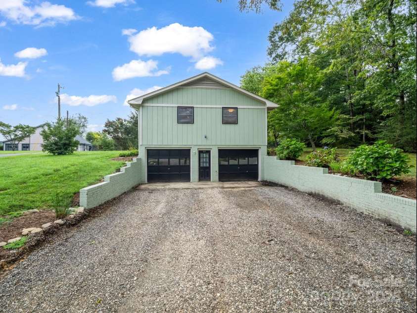 30 Patti Drive, Fletcher, NC 28732.  MLS# CAR4296193, YatesRealty ID 13283. 