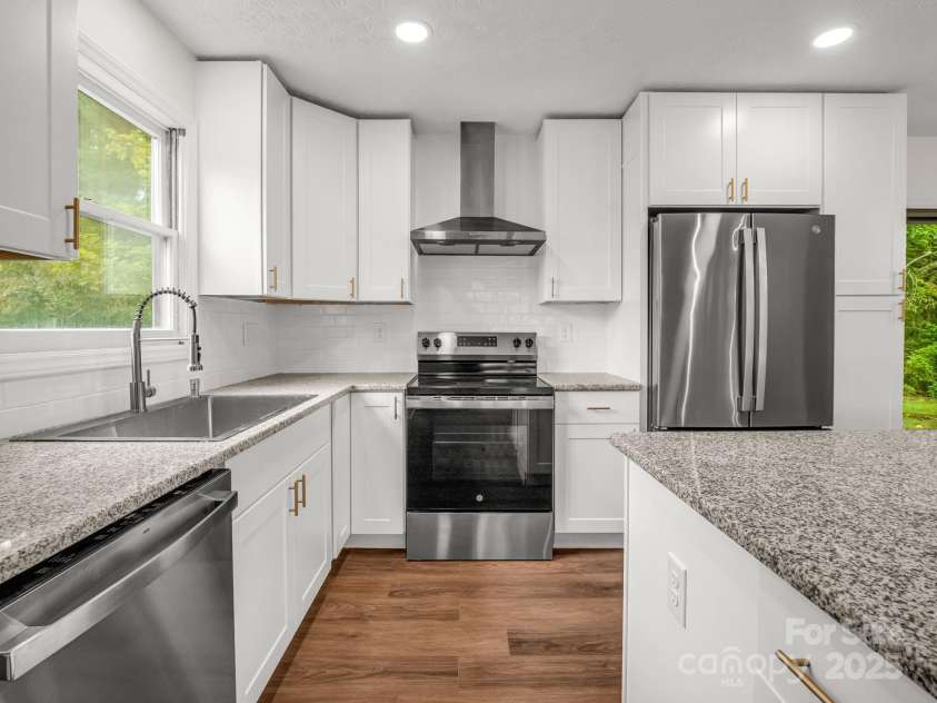30 Patti Drive, Fletcher, NC 28732.  MLS# CAR4296193, YatesRealty ID 13283. 