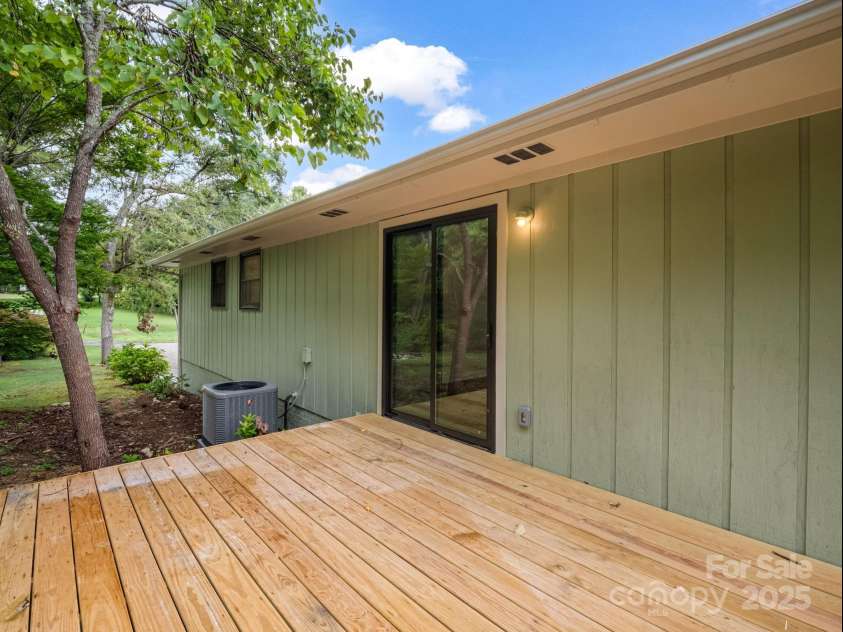 30 Patti Drive, Fletcher, NC 28732.  MLS# CAR4296193, YatesRealty ID 13283. 