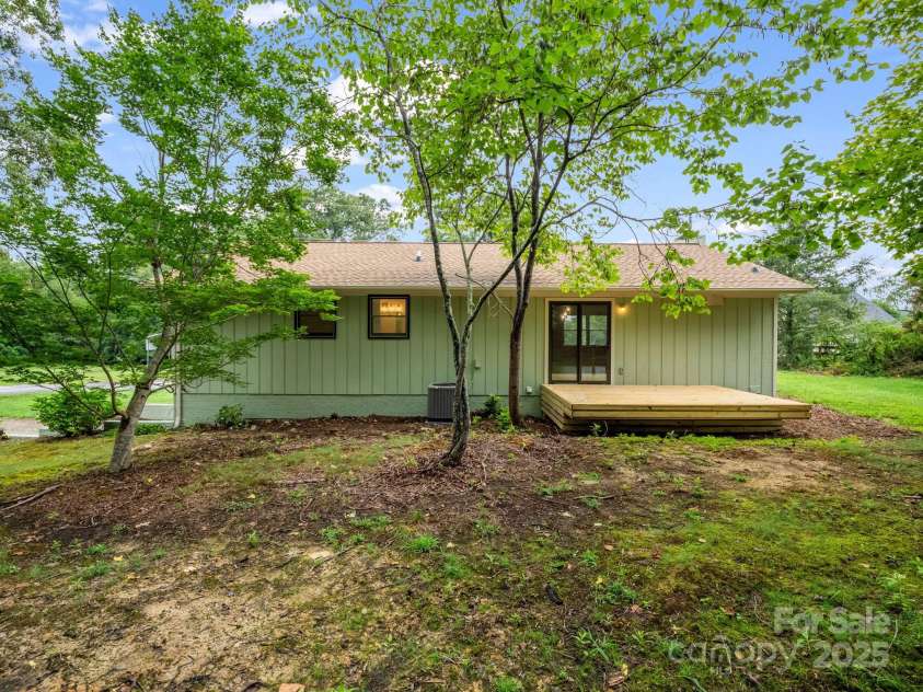 30 Patti Drive, Fletcher, NC 28732.  MLS# CAR4296193, YatesRealty ID 13283. 