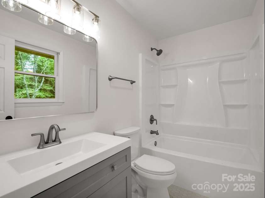 30 Patti Drive, Fletcher, NC 28732.  MLS# CAR4296193, YatesRealty ID 13283. 