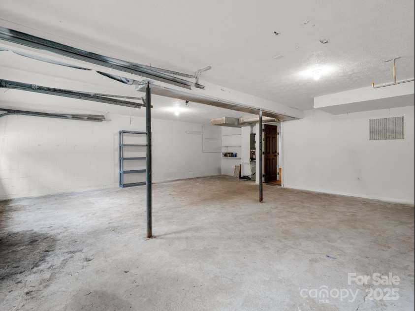 30 Patti Drive, Fletcher, NC 28732.  MLS# CAR4296193, YatesRealty ID 13283. 