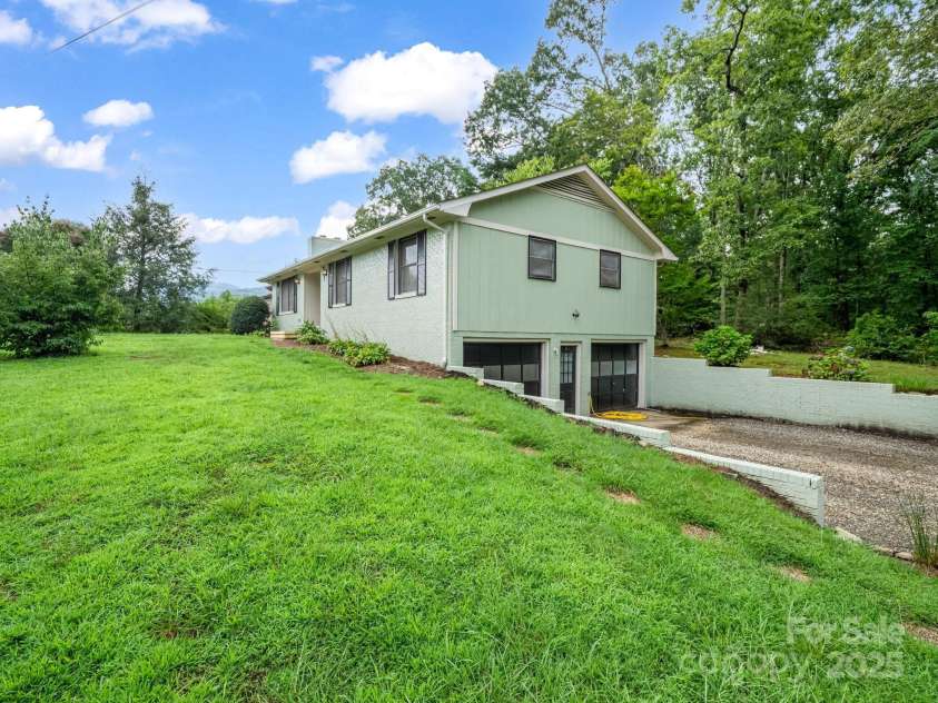 30 Patti Drive, Fletcher, NC 28732.  MLS# CAR4296193, YatesRealty ID 13283. 