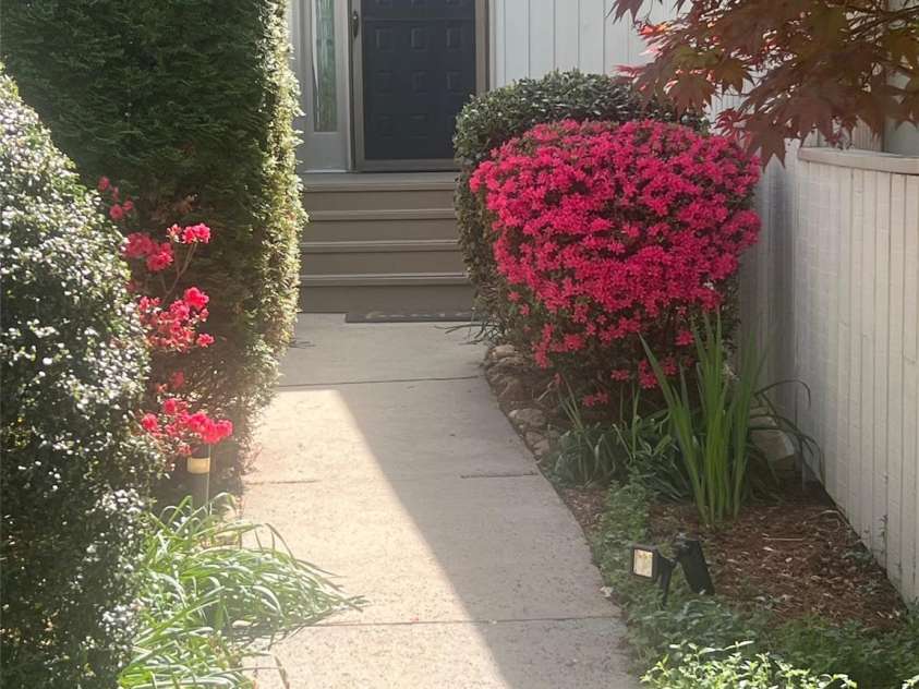 141 Deerlake Drive, Asheville, NC 28803.  MLS# CAR4363307, YatesRealty ID 13284. 