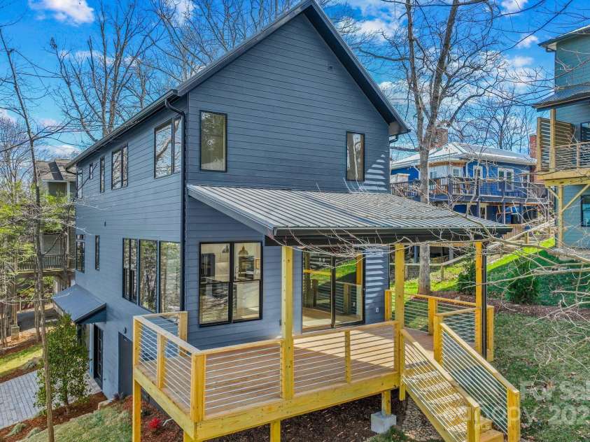 52 Euclid Boulevard, Asheville, NC 28806.  MLS# CAR4232057, YatesRealty ID 13284. 