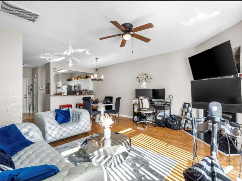 9068 Cinnabay Drive, Charlotte, NC 28216.  MLS# CAR4238215, YatesRealty ID 13285. 