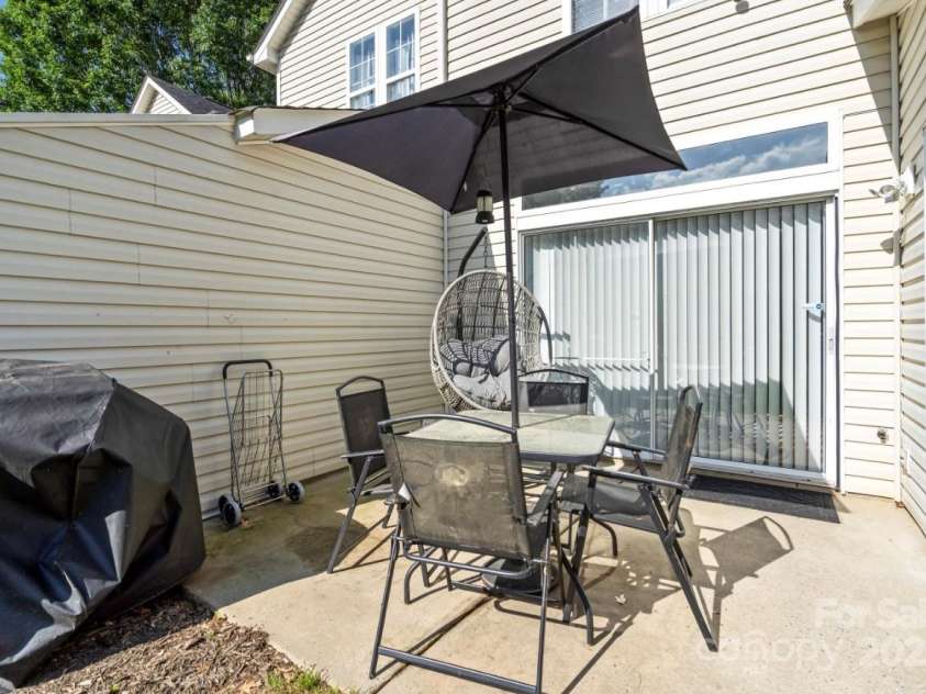 9068 Cinnabay Drive, Charlotte, NC 28216.  MLS# CAR4238215, YatesRealty ID 13285. 