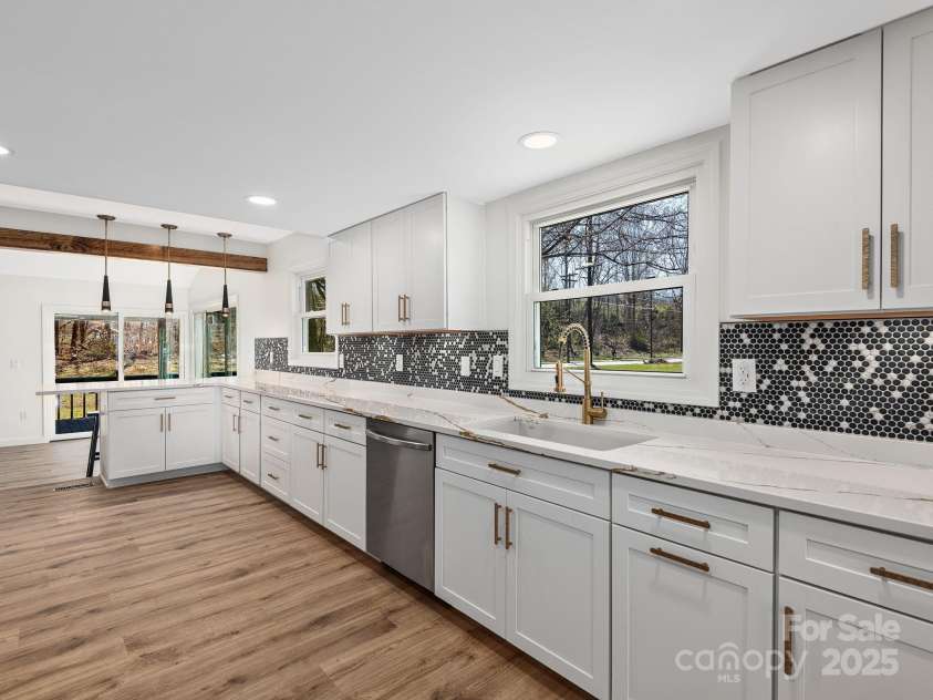 29 Timothy Lane, Waynesville, NC 28786.  MLS# CAR4235315, YatesRealty ID 13287. 