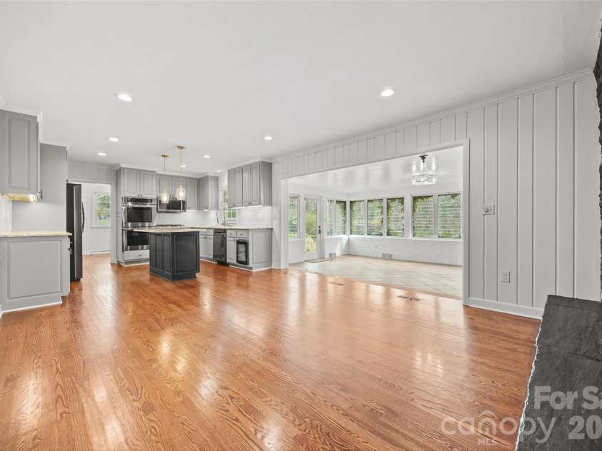 946 Scotch Drive, Gastonia, NC 28054.  MLS# CAR4349034, YatesRealty ID 13287. 