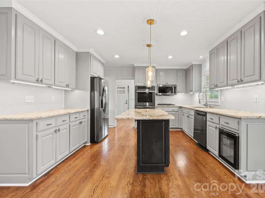 946 Scotch Drive, Gastonia, NC 28054.  MLS# CAR4349034, YatesRealty ID 13287. 