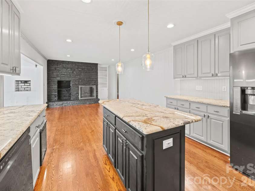 946 Scotch Drive, Gastonia, NC 28054.  MLS# CAR4349034, YatesRealty ID 13287. 