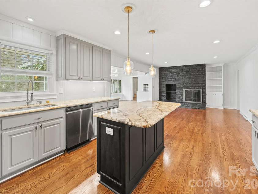 946 Scotch Drive, Gastonia, NC 28054.  MLS# CAR4349034, YatesRealty ID 13287. 