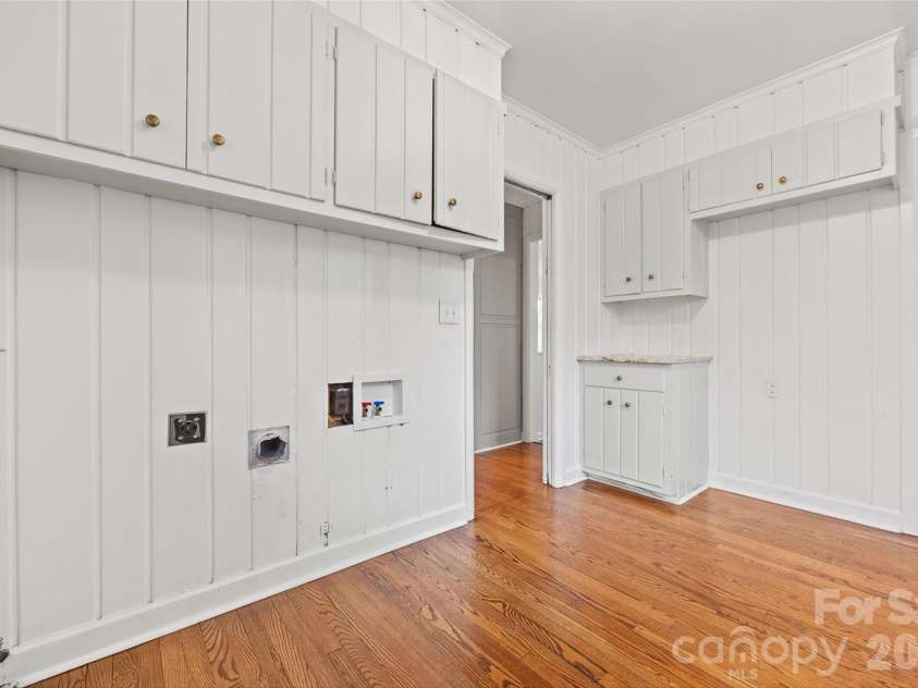 946 Scotch Drive, Gastonia, NC 28054.  MLS# CAR4349034, YatesRealty ID 13287. 