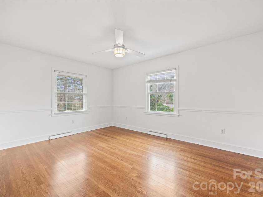 946 Scotch Drive, Gastonia, NC 28054.  MLS# CAR4349034, YatesRealty ID 13287. 