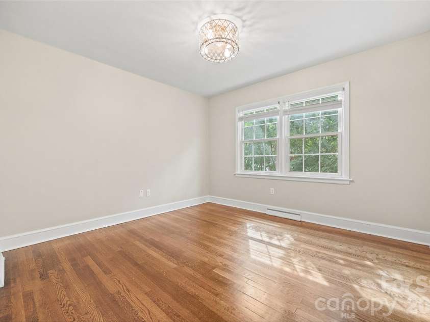 946 Scotch Drive, Gastonia, NC 28054.  MLS# CAR4349034, YatesRealty ID 13287. 