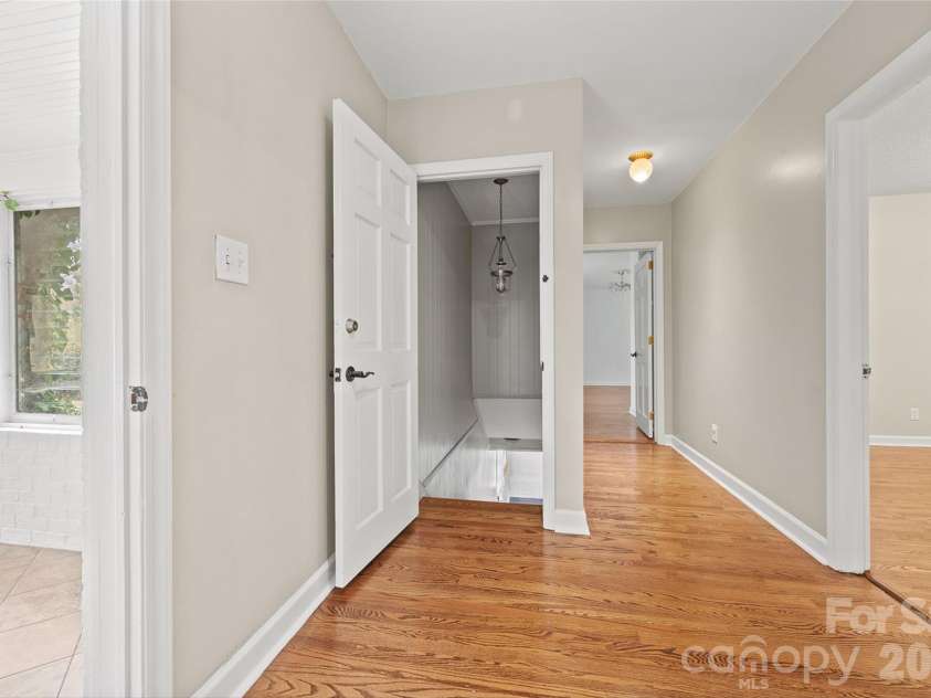 946 Scotch Drive, Gastonia, NC 28054.  MLS# CAR4349034, YatesRealty ID 13287. 