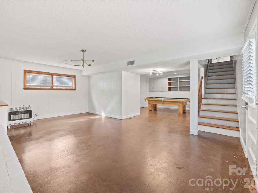 946 Scotch Drive, Gastonia, NC 28054.  MLS# CAR4349034, YatesRealty ID 13287. 