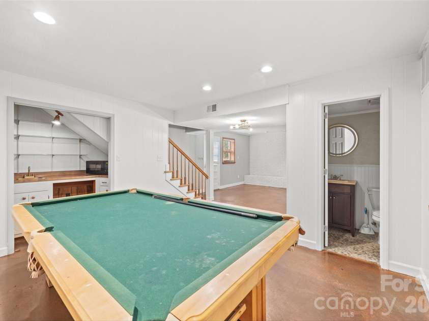 946 Scotch Drive, Gastonia, NC 28054.  MLS# CAR4349034, YatesRealty ID 13287. 