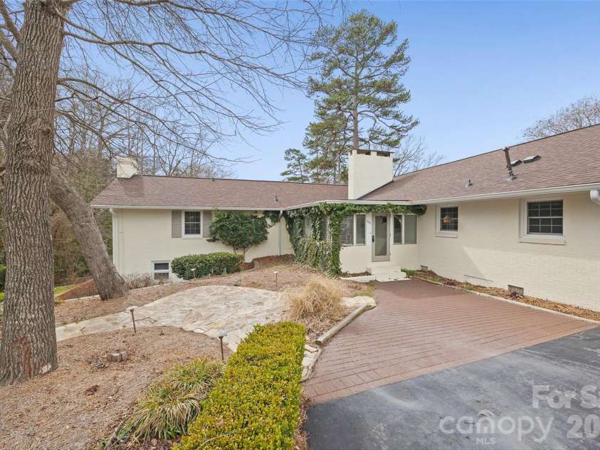 946 Scotch Drive, Gastonia, NC 28054.  MLS# CAR4349034, YatesRealty ID 13287. 