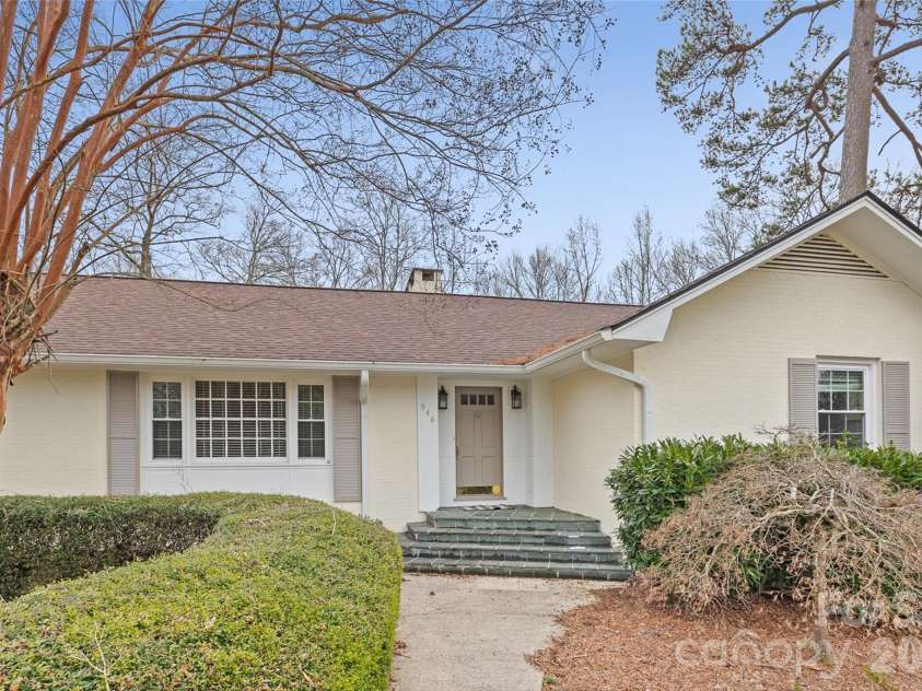 946 Scotch Drive, Gastonia, NC 28054.  MLS# CAR4349034, YatesRealty ID 13287. 