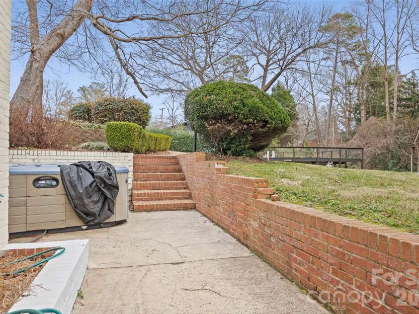 946 Scotch Drive, Gastonia, NC 28054.  MLS# CAR4349034, YatesRealty ID 13287. 