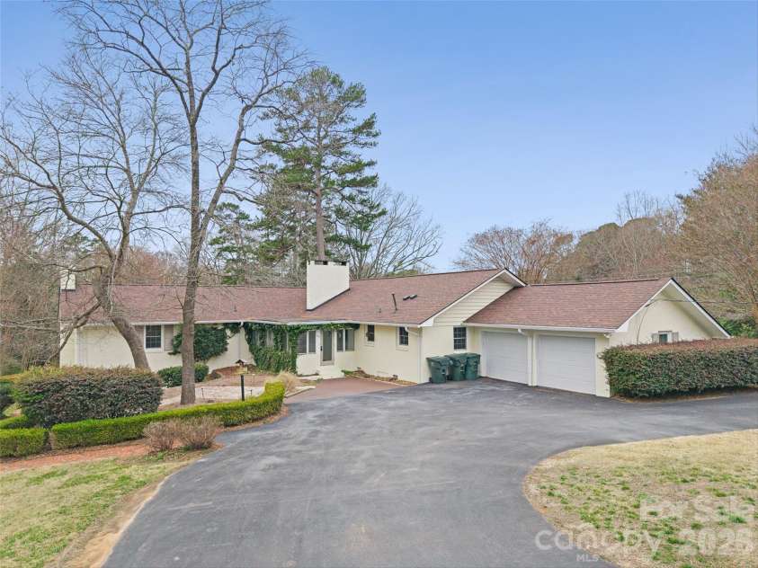 946 Scotch Drive, Gastonia, NC 28054.  MLS# CAR4349034, YatesRealty ID 13287. 