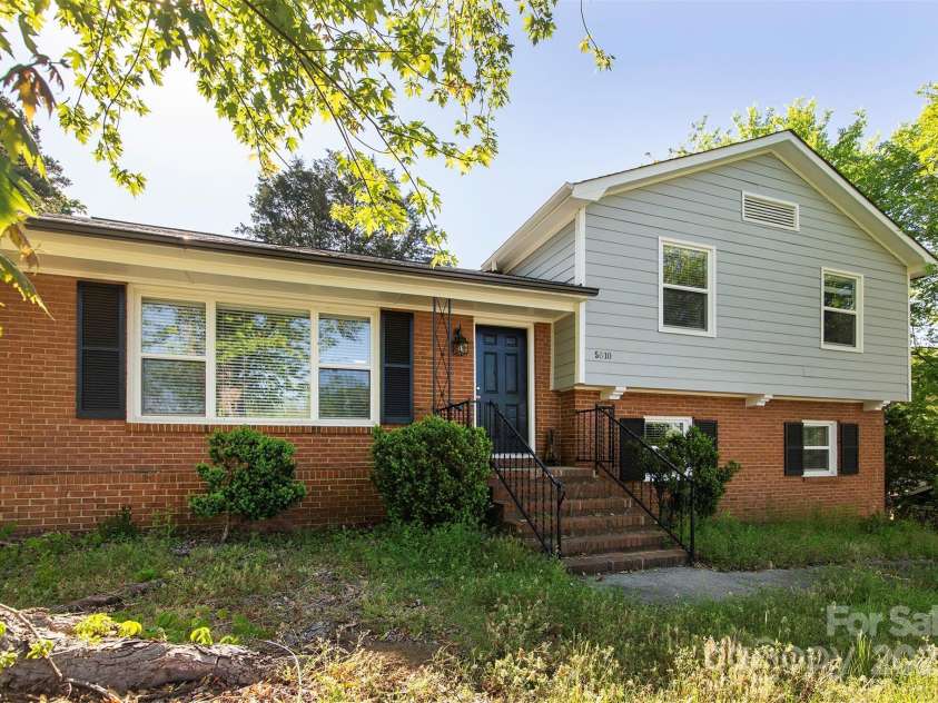 5610 Cherrycrest Lane, Charlotte, NC 28217.  MLS# CAR4239894, YatesRealty ID 13288. 