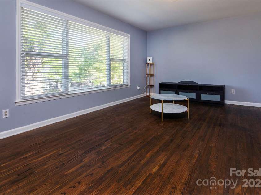 5610 Cherrycrest Lane, Charlotte, NC 28217.  MLS# CAR4239894, YatesRealty ID 13288. 