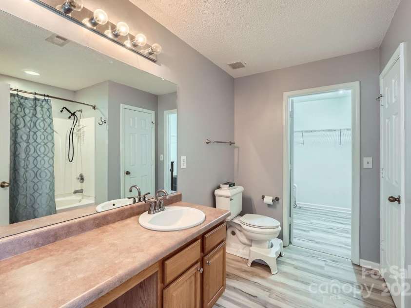 8919 Oransay Way, Charlotte, NC 28278.  MLS# CAR4248917, YatesRealty ID 13289. 