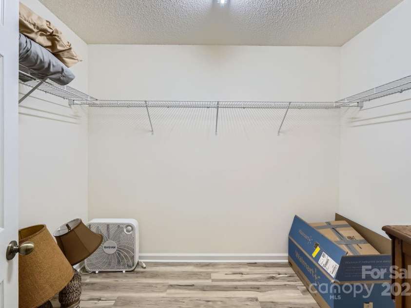 8919 Oransay Way, Charlotte, NC 28278.  MLS# CAR4248917, YatesRealty ID 13289. 