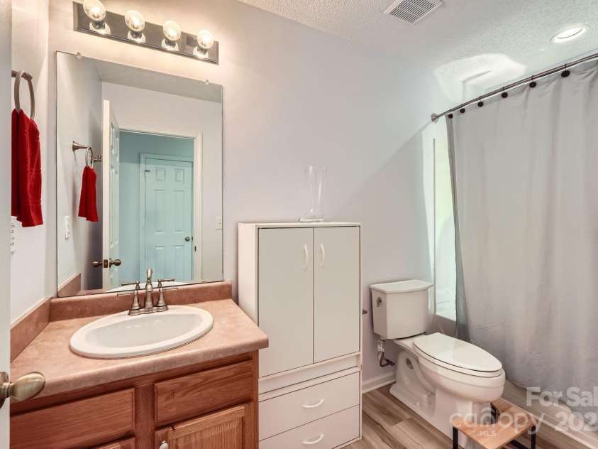 8919 Oransay Way, Charlotte, NC 28278.  MLS# CAR4248917, YatesRealty ID 13289. 